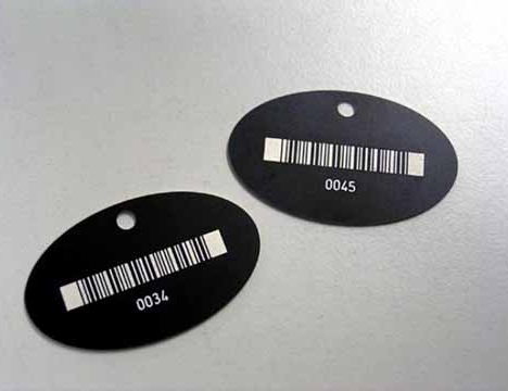 Schild Aluminium mit Barcode Lasergravur
